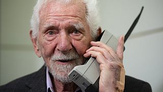 Марти Купер, изобретатель первого коммерческого мобильного телефона.